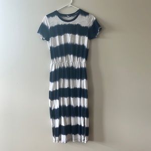Old Navy MIDI T-Shirt Dress